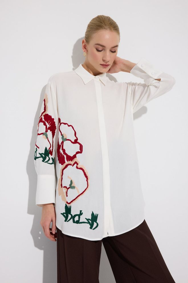 Touche Prive Beyaz Çiçekli Bol Kalıp Polo Yaka Gömlek Toptan Giyim Gündelik