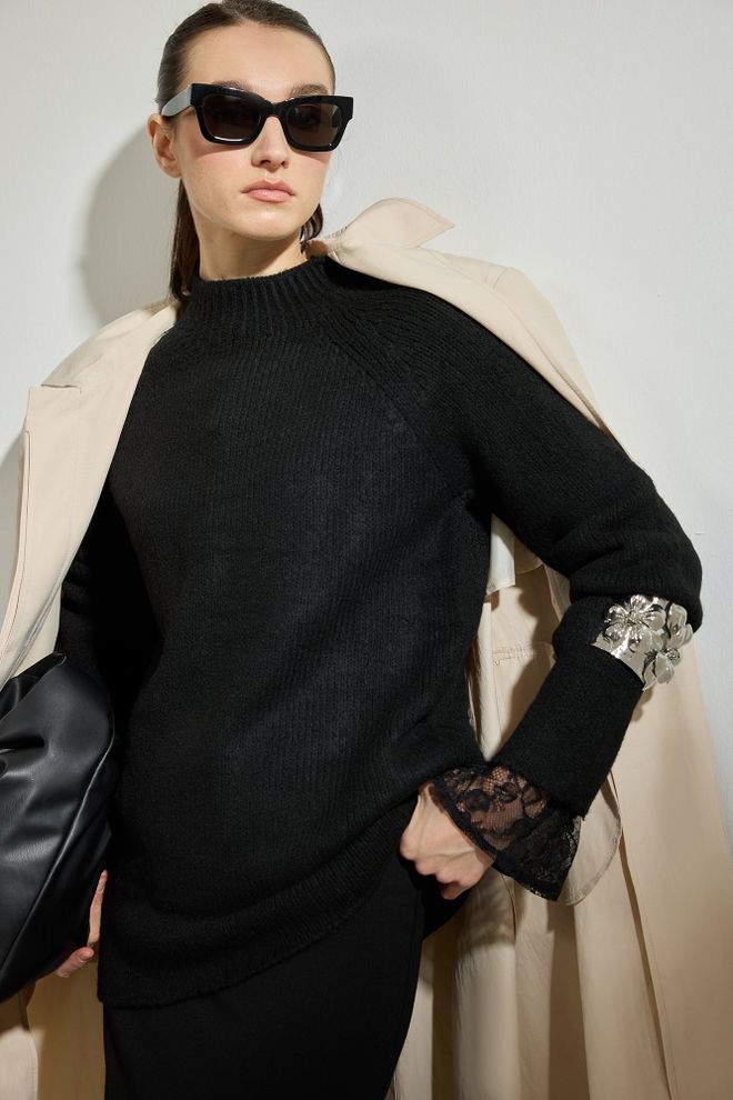 Touche Prive Schwarz Eleganter Pullover Mit Hohem Kragen – Normale Passform Einfarbig Großhandelskleidung Formal