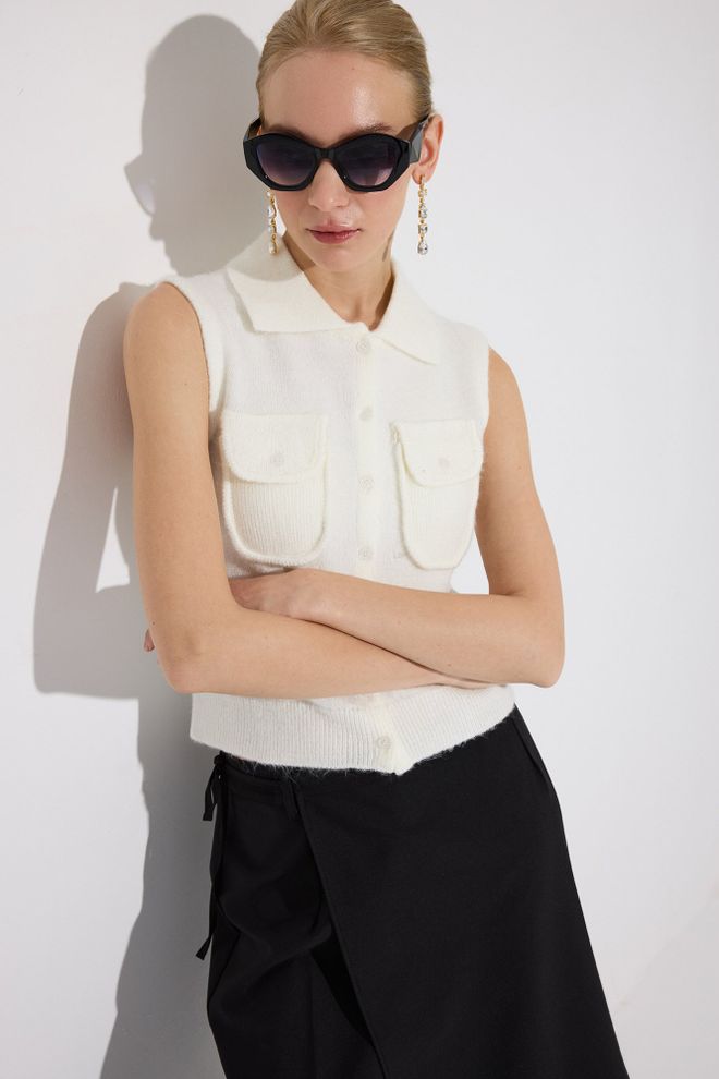 Touche Prive صدار أبيض أنيق بأزرار ملابس بالجملة غير رسمي