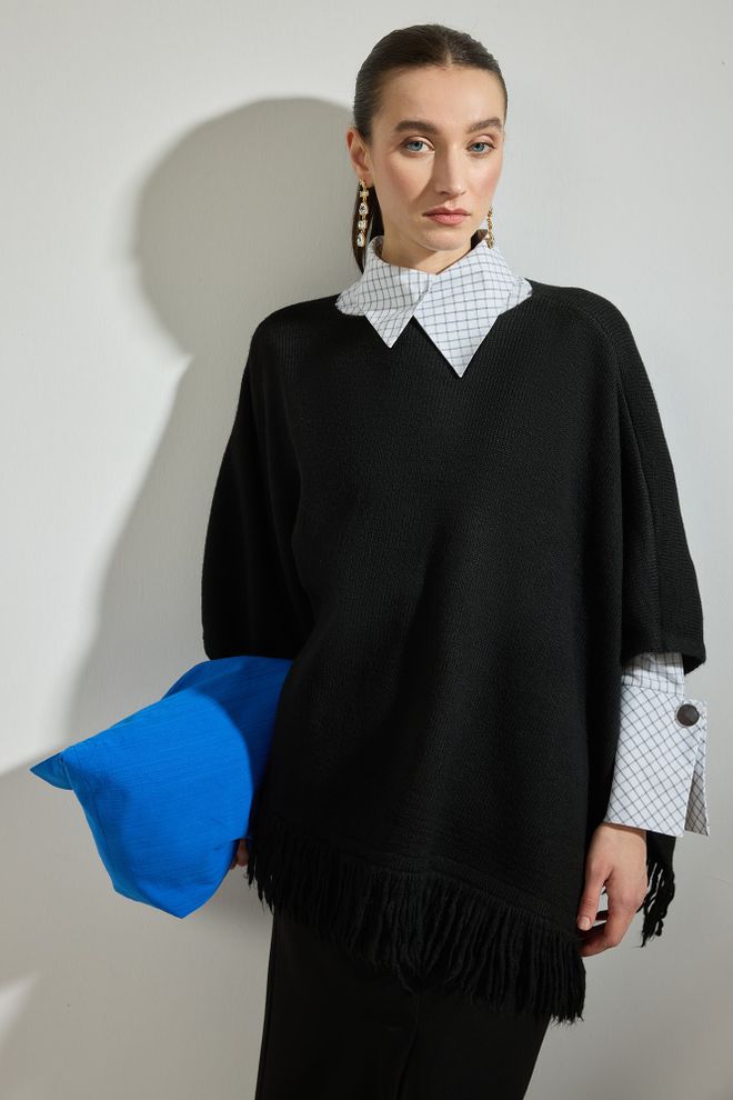 Touche Prive Черно Елегантен Пончо С Изрязана Яка Дрехи на едро 1