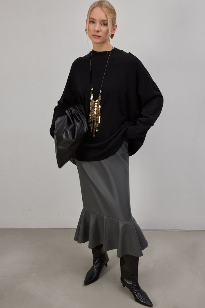 Touche Prive Черно Уголемена Около Врата Пуловер Дрехи на едро Небрежен