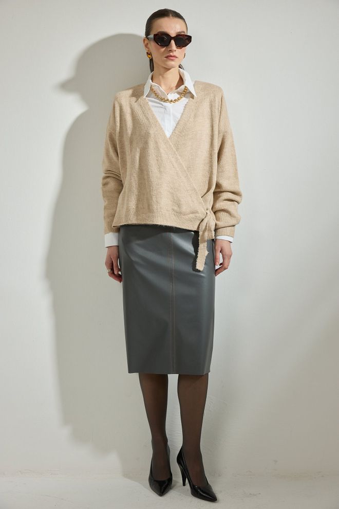 Touche Prive Casaco De Malha Bege Com Fecho De Laço E Decote Em V Ajuste Regular Roupas por atacado Casual