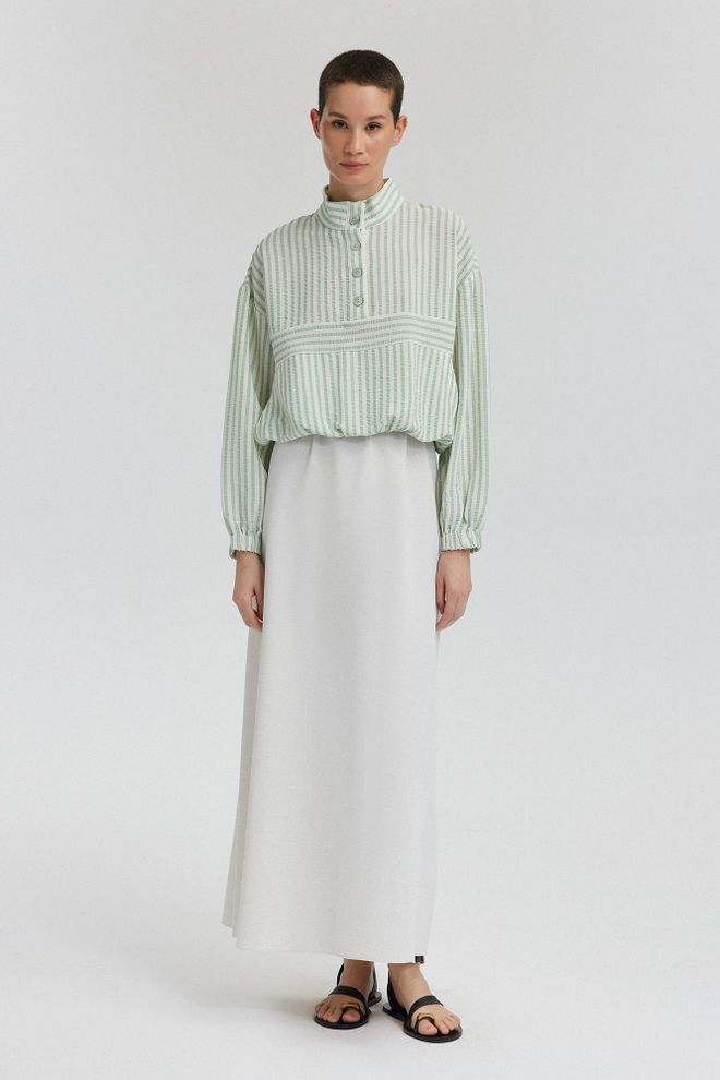 Touche Prive Bijela Oversized Bluza S Prugastim Uzorkom Veleprodaja odjeće Skroman