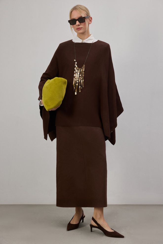 Touche Prive Poncho Marrón Elegante Oversize Con Mangas Capa Ropa al por mayor Modesto