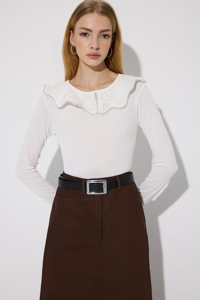 Touche Prive Λευκή Κομψή Μπλούζα Με Μακριά Ισια Μανίκια Και Στενή Γραμμή Χονδρικό εμπόριο ενδυμάτων Απλό