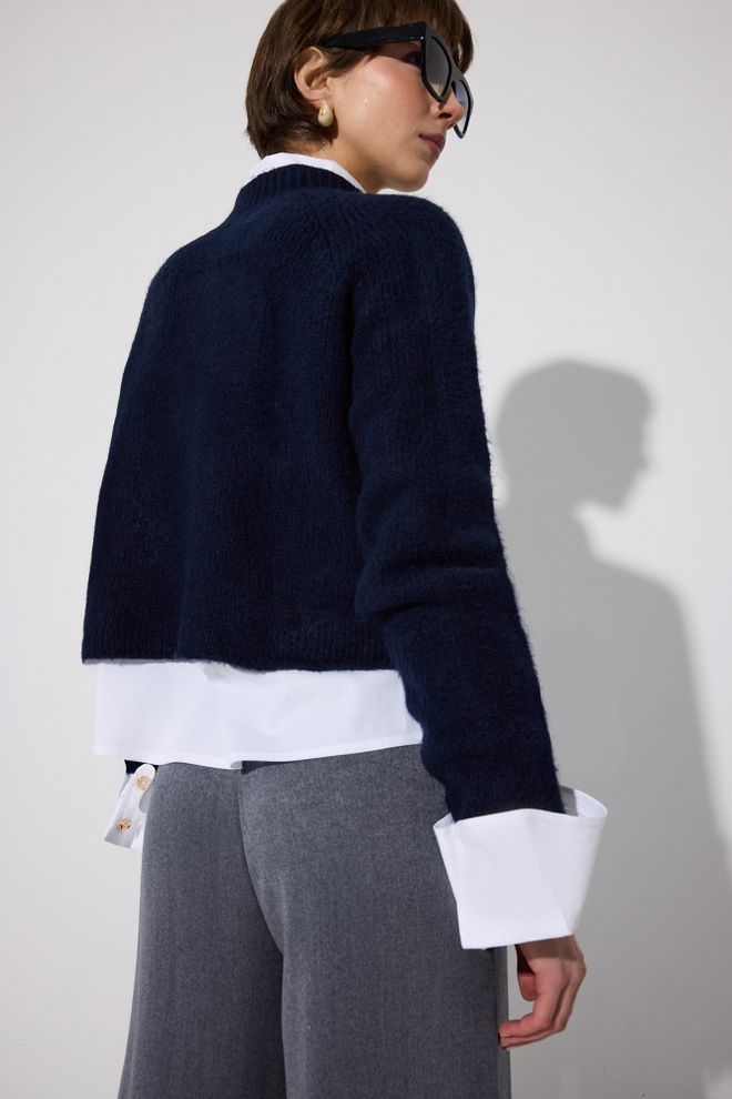 Touche Prive Pull Over Bleu Marine Avec Col Haut Et Coupe Régulière Vêtements en gros Décontracté