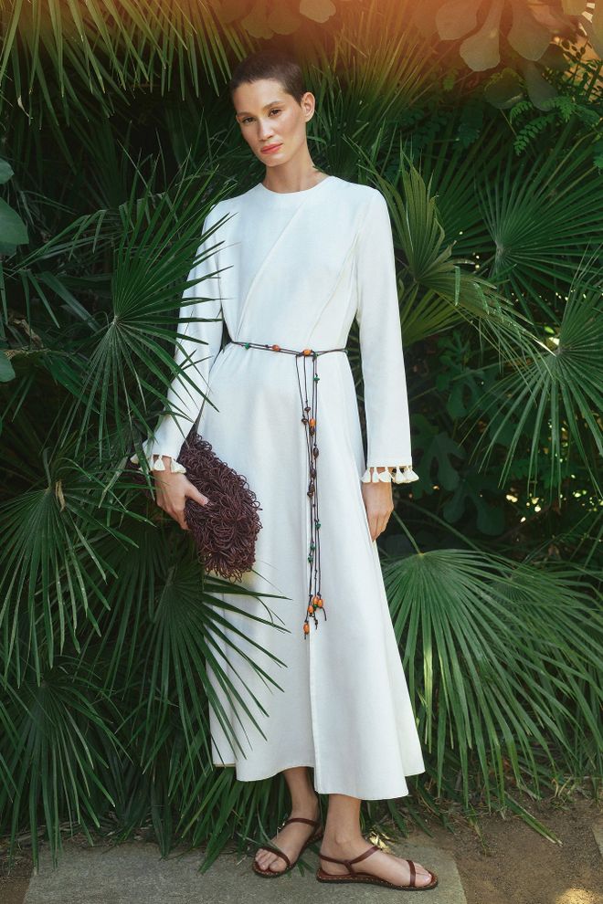 Touche Prive Biała Elegancka Skromna Sukienka W Fasonie Litery A Midi Hurtowa sprzedaż odzieży Skromny