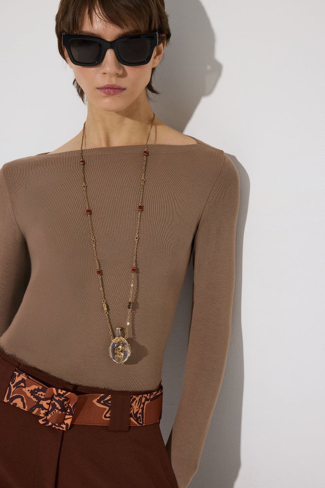 Touche Prive Elegant Beige Blouse With Slim Fit And Boat Neck Wholesale Clothing Spring