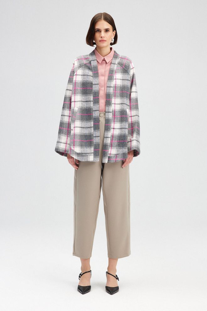 Touche Prive Pink Checkered Kimono With Notched Neck And Open Front Wholesale Clothing Lounge