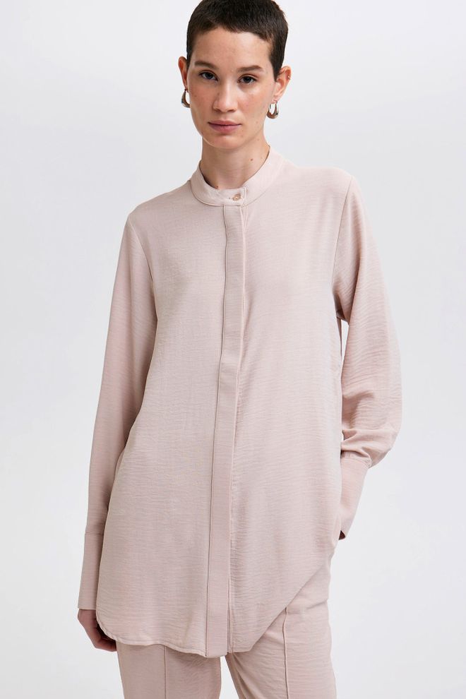 Touche Prive Chemise Beige Col Grand père Élégante Et Modeste Vêtements en gros Modeste