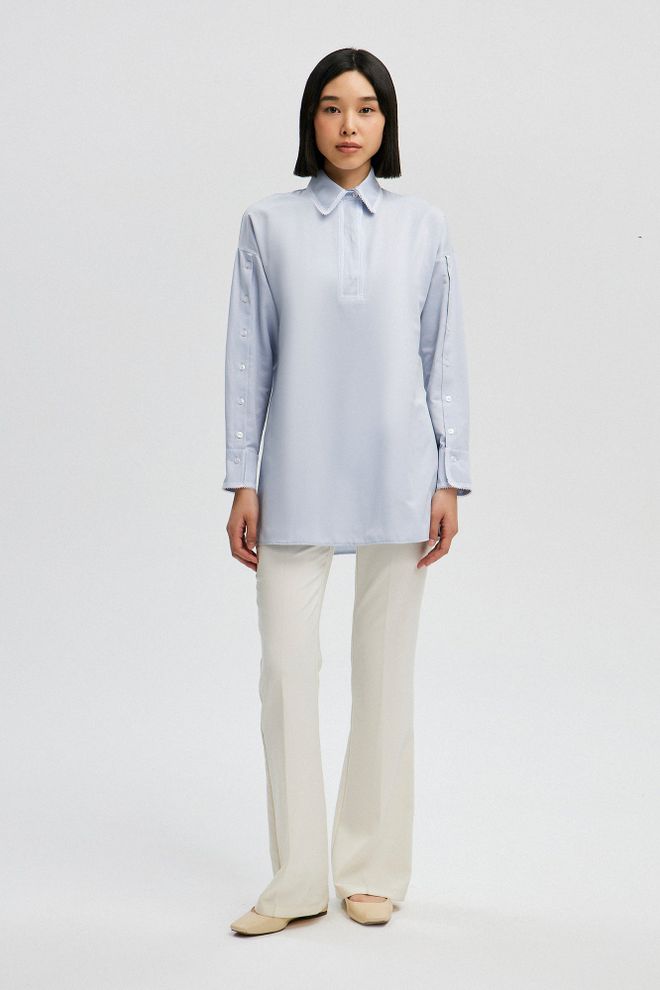 Touche Prive Niebieska Tunika Z Kołnierzykiem Polo I Zapinana Na Guziki Hurtowa sprzedaż odzieży 1