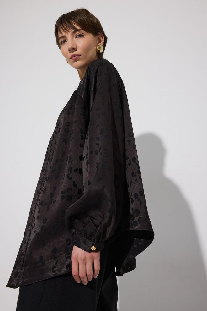 Touche Prive Black Kimono With Animal Print And Shawl Collar Wholesale Clothing Lounge