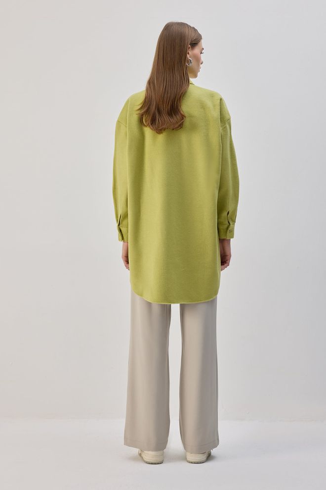 Touche Prive Grünes Lässiges Oversized Hemd Mit Polokragen Großhandelskleidung Lässig