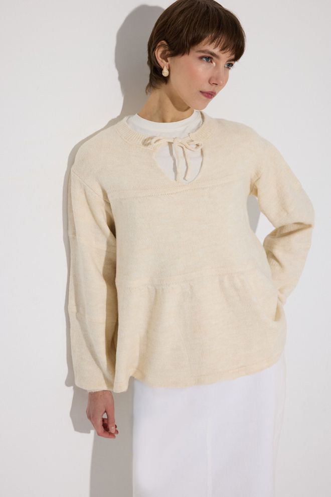 Touche Prive Beige Sweater With Keyhole Neck And Long Sleeves Wholesale Clothing Spring