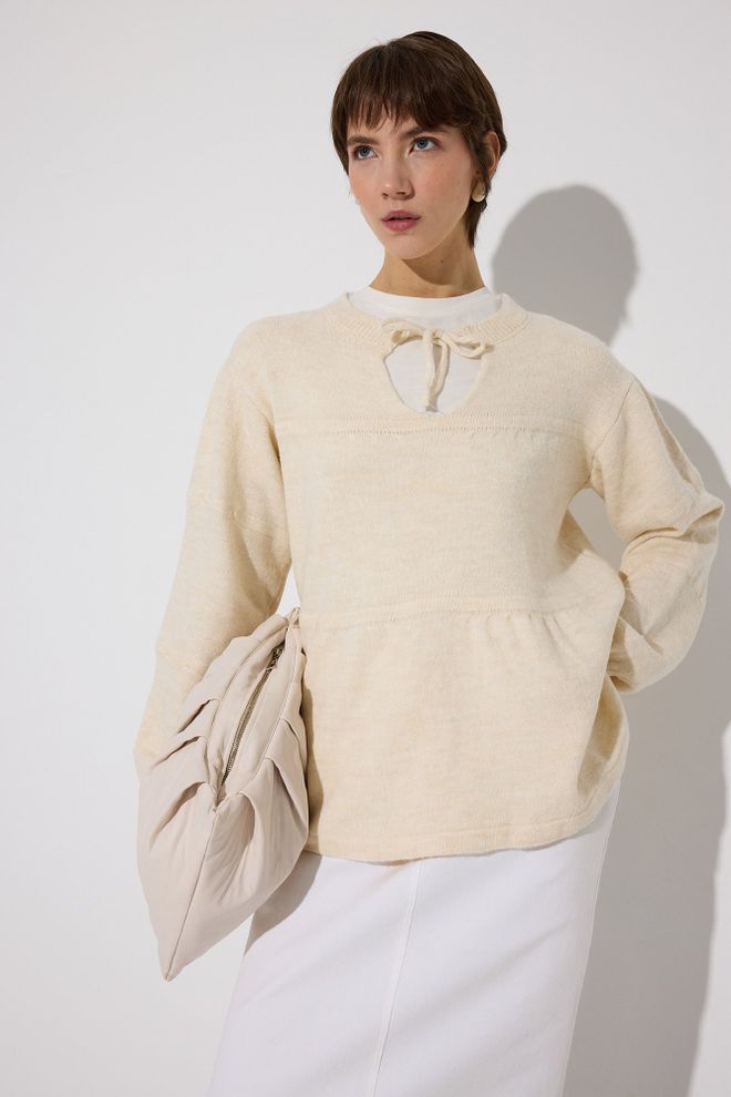 Touche Prive Beige Sweater With Keyhole Neck And Long Sleeves Wholesale Clothing Lounge