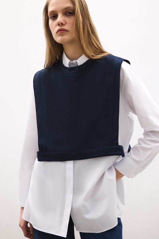 Touche Prive Tamsiai Mėlyni Marškiniai Su Grandad Apykakle Ir Laisvo Silueto Didmeninė prekyba drabužiais Kokteilinė