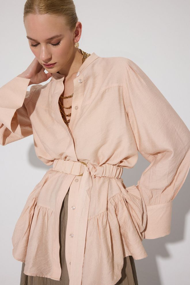 Touche Prive Beige Casual Elegante Shirt Met Opa Hals Groothandel Kleding Elegant