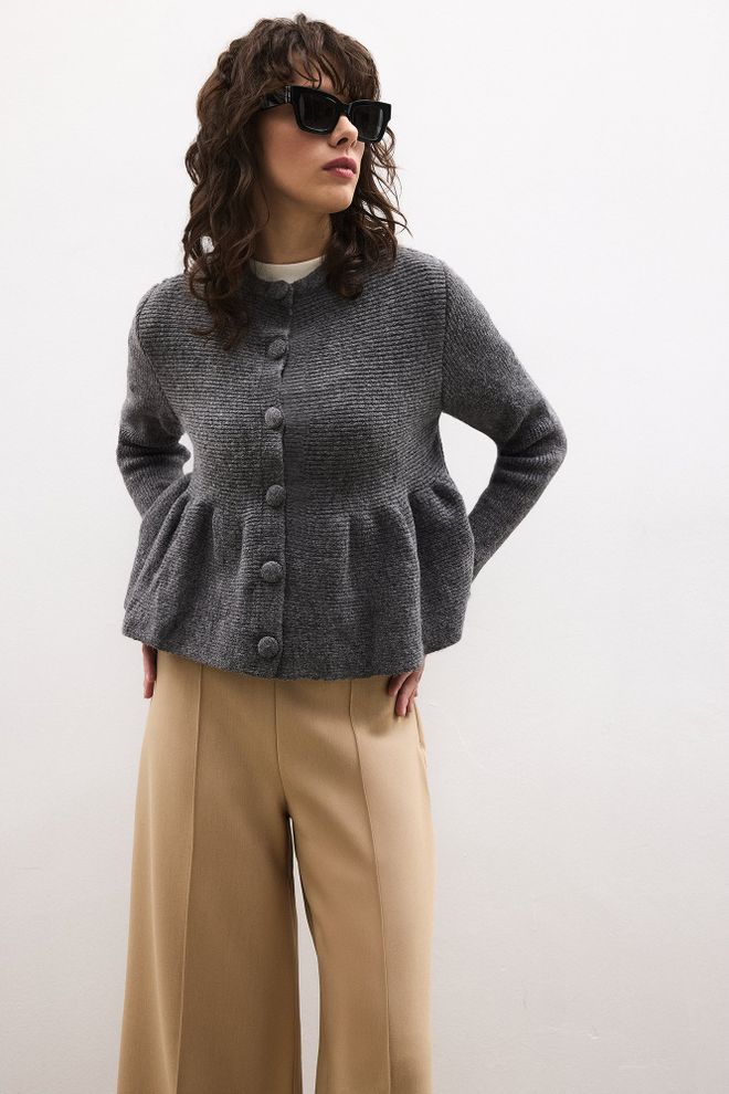 Touche Prive Grey Casual Elegant Preppy Cardigan Wholesale Clothing Casual