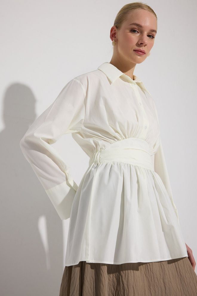 Touche Prive Beyaz Zarif Çentikli Yakalı Düğmeli Tunik Toptan Giyim Bahar