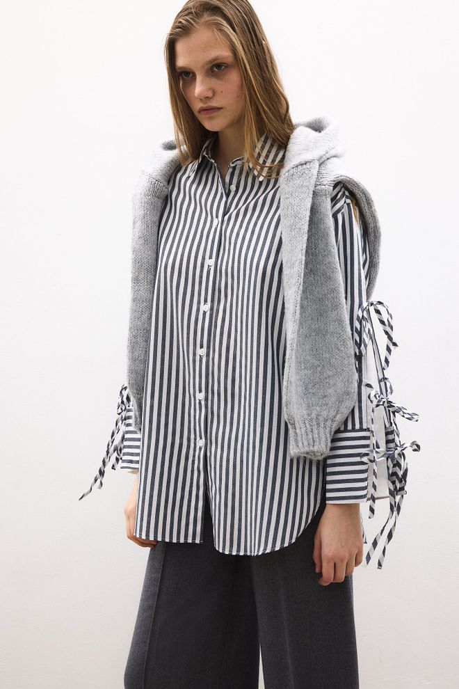 Touche Prive Ασπρο Ριγέ Μακρυμάνικο Πουκάμισο Με Γιακά Σάλι Χονδρικό εμπόριο ενδυμάτων Casual