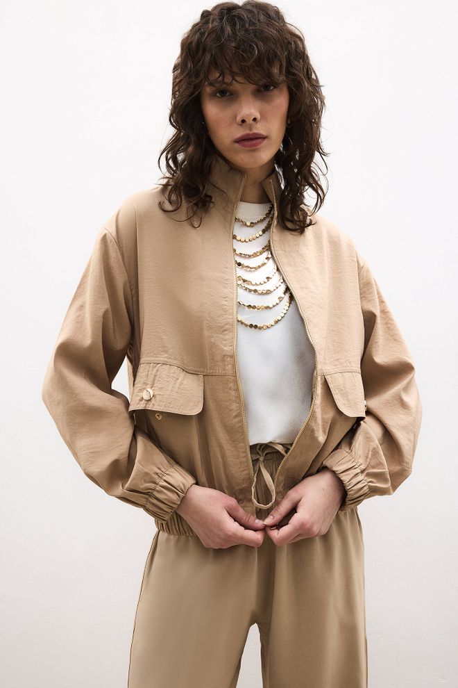 Touche Prive Beżowa Casualowa Kurtka Wiatrówka Oversize Hurtowa sprzedaż odzieży Casual