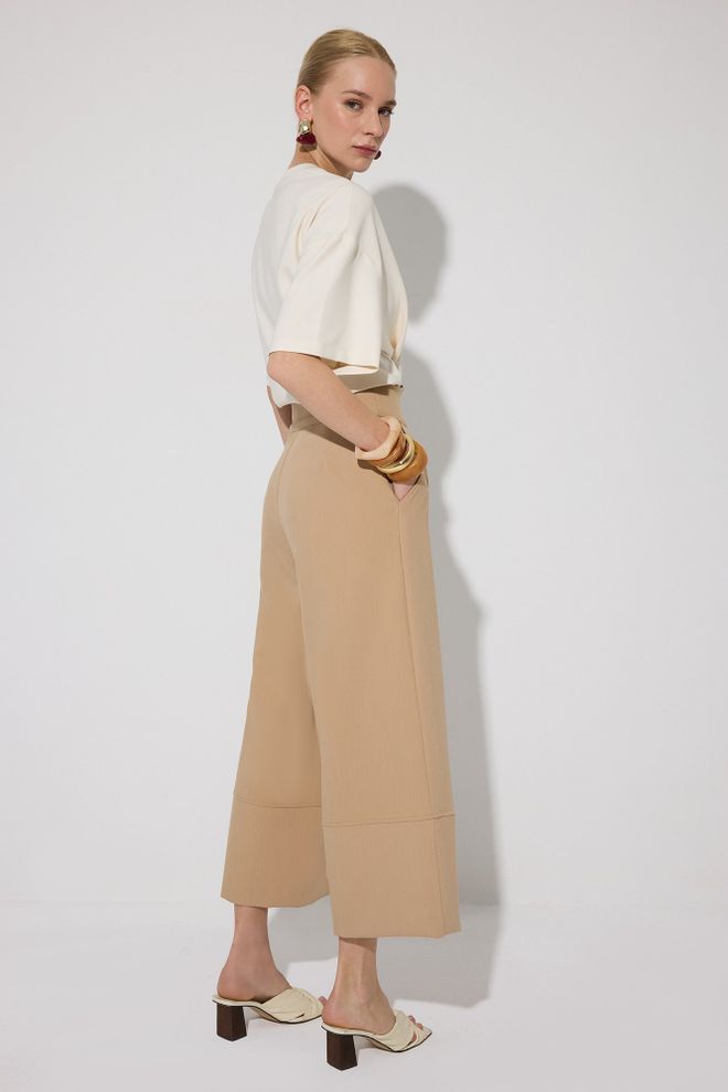 Touche Prive Beige Elegante Culottes Mit Hohem Bund Großhandelskleidung Lässig
