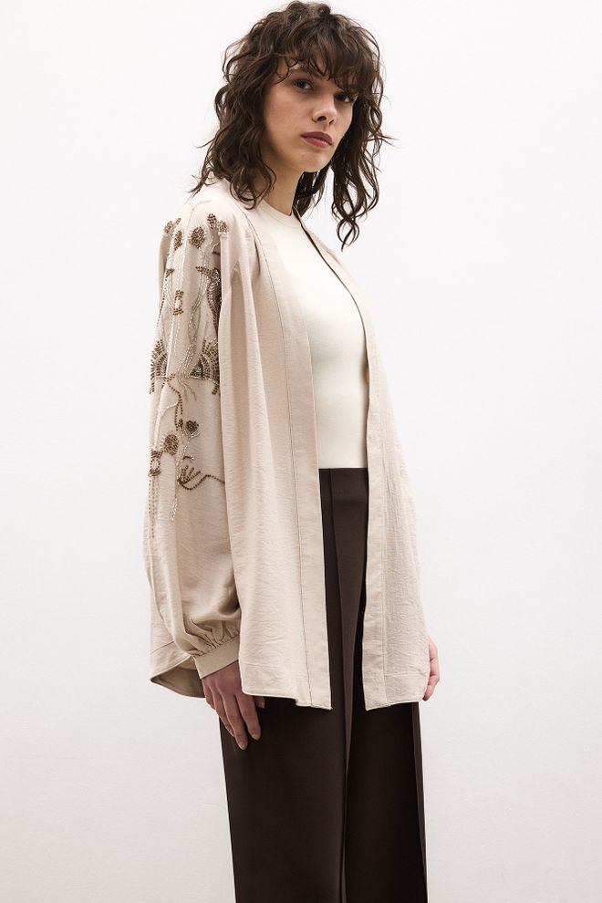 Touche Prive Beige Kimono Oversized Fit With Ballon Sleeves Wholesale Clothing 1