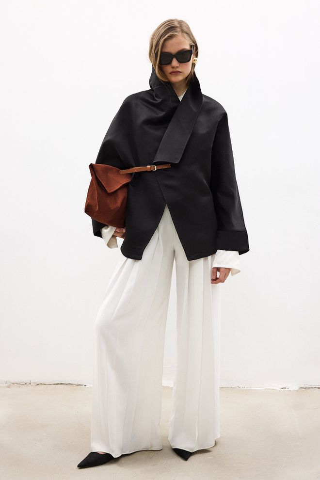 Touche Prive Черно Елегантен С Премятане Яке Дрехи на едро Небрежен