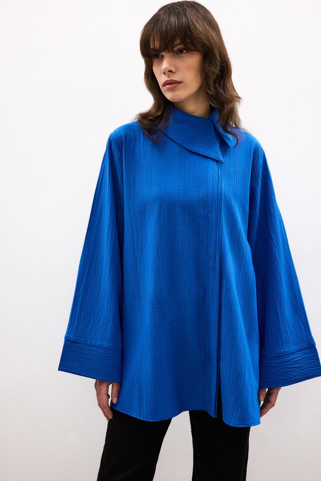 Touche Prive قميص أزرق بمقاس كبير وطوق شال ملابس بالجملة عمل