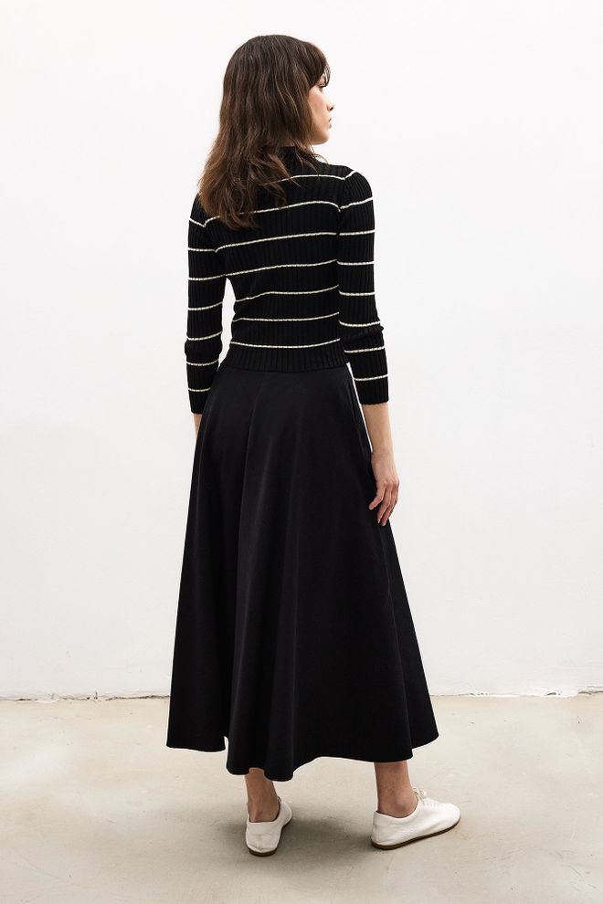 Touche Prive Crni Prugasti Uski Džemper S Polo Izrezom Veleprodaja odjeće Šminkerski