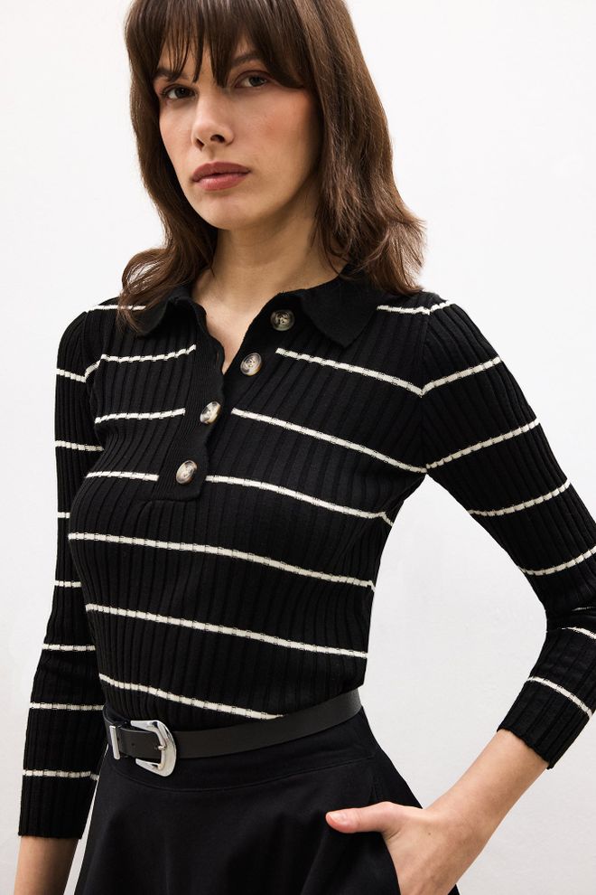 Touche Prive Crni Prugasti Uski Džemper S Polo Izrezom Veleprodaja odjeće Proljeće