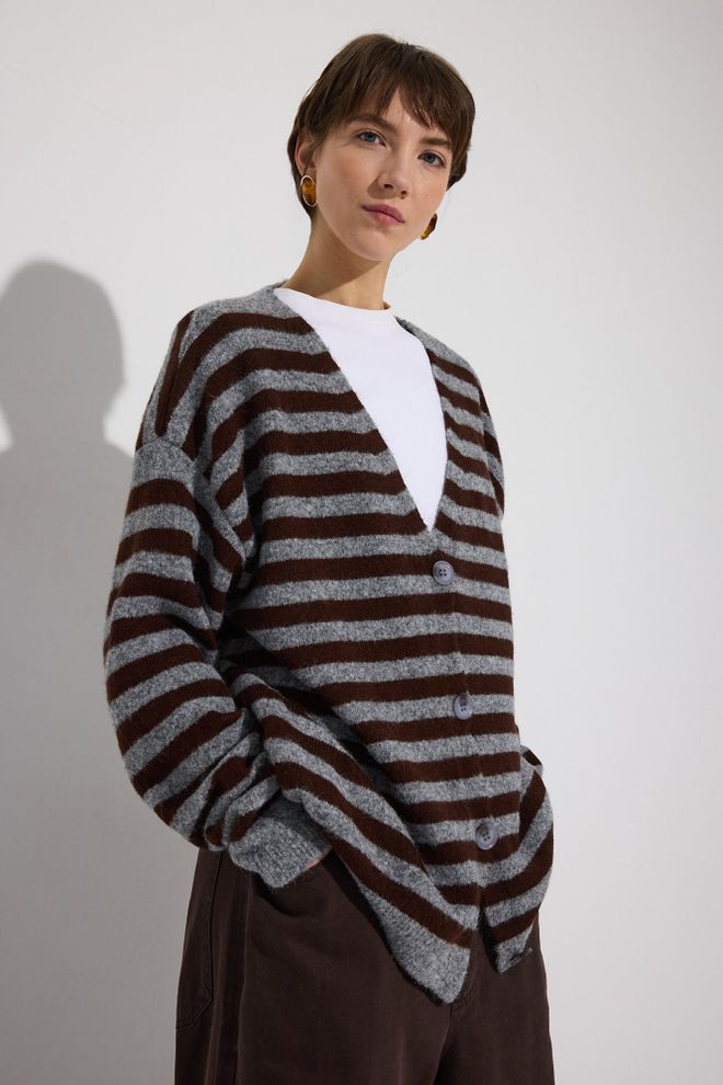 Touche Prive Cardigan Grigio A Righe Con Vestibilità Oversize Abbigliamento all'ingrosso 1