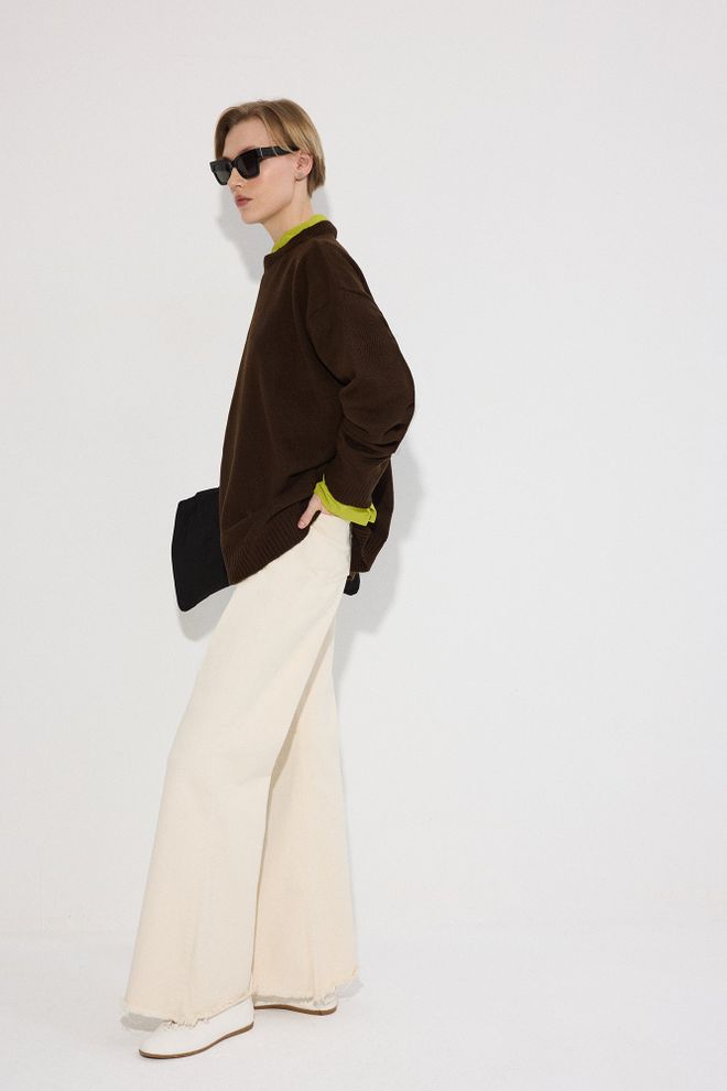 Touche Prive Brown Sweater With Oversized Fit And Crew Neck Wholesale Clothing Streetwear