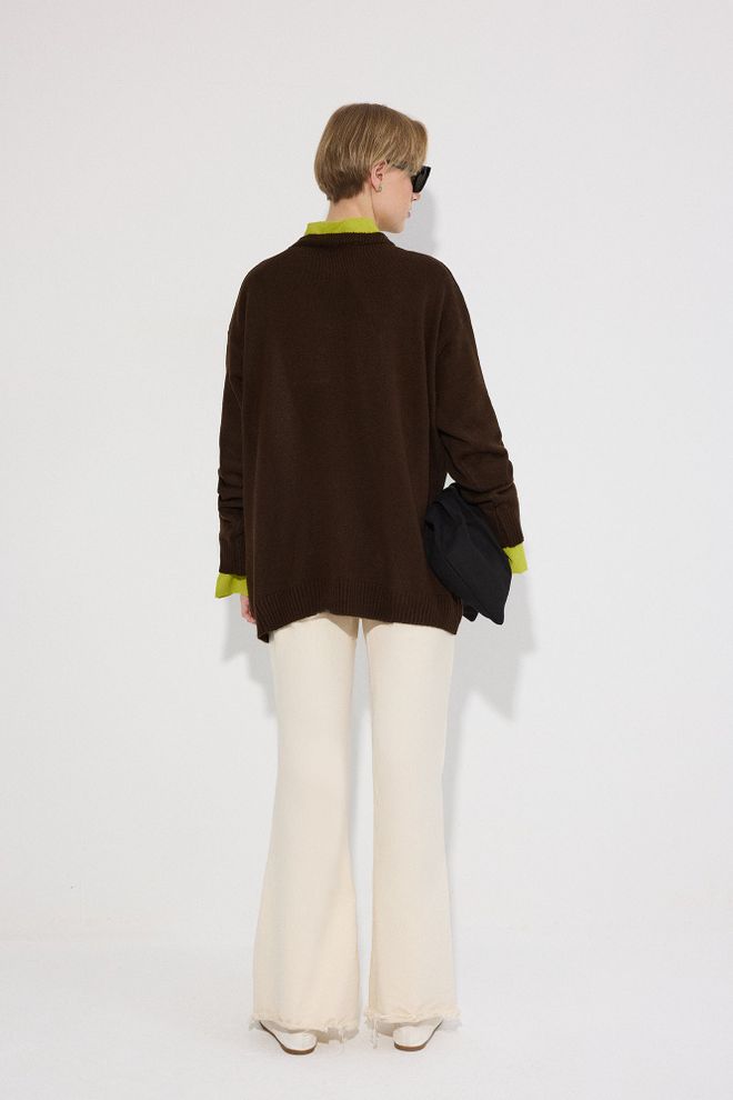 Touche Prive Brown Sweater With Oversized Fit And Crew Neck Wholesale Clothing 1