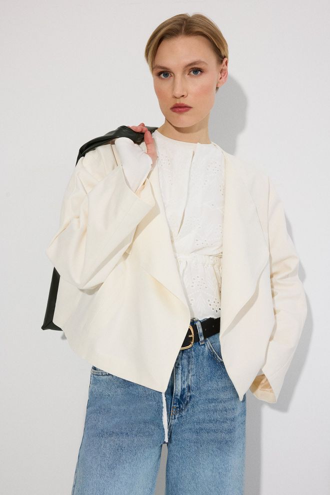 Touche Prive White Wrapover Jacket Wholesale Clothing 1