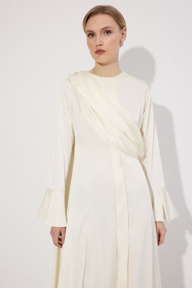 Touche Prive White Elegant Maxi A Line Dress With Bell Sleeves Wholesale Clothing Cocktail