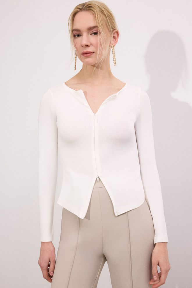 Touche Prive White Elegant Blouse With Long Sleeves Wholesale Clothing Spring