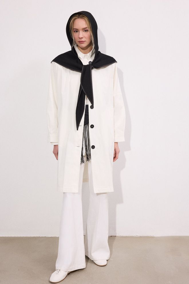 Touche Prive Бяло Едноредово Палто С Качулка Дрехи на едро Скромна мода
