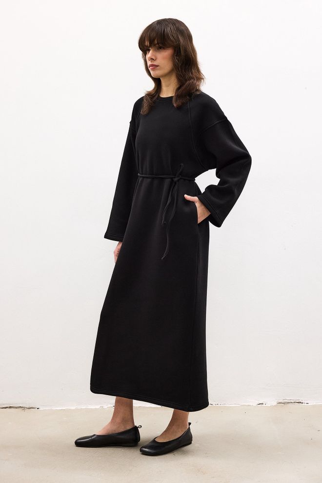 Touche Prive Elegant Black Sweater Dress With Round Neck Wholesale Clothing Spring