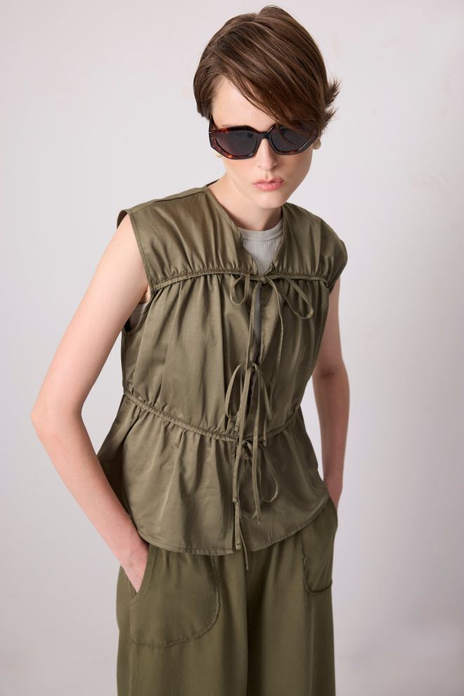 Touche Prive Ruffle Detailed Vest Wholesale Clothing Modest