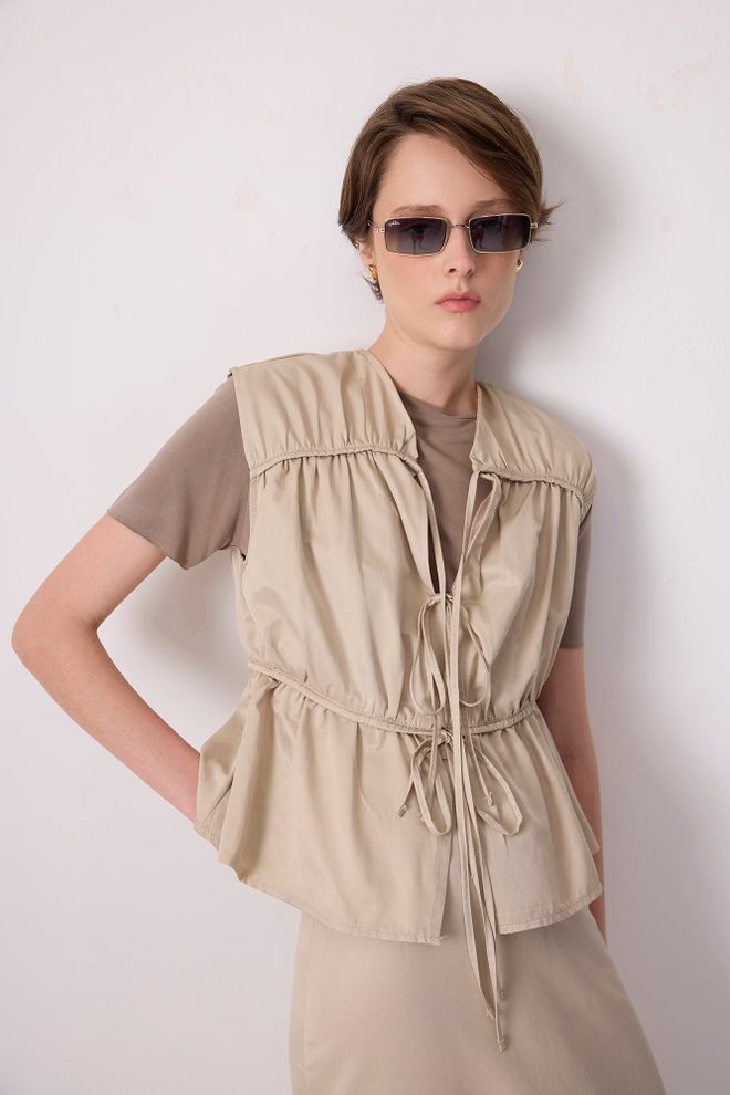 Touche Prive Ruffle Detailed Vest Wholesale Clothing 0