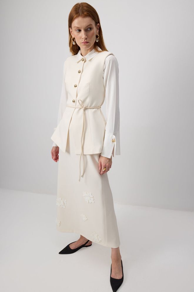 Touche Prive صدار بيج أنيق بقصة ضيقة وإغلاق بأزرار ملابس بالجملة محتشم