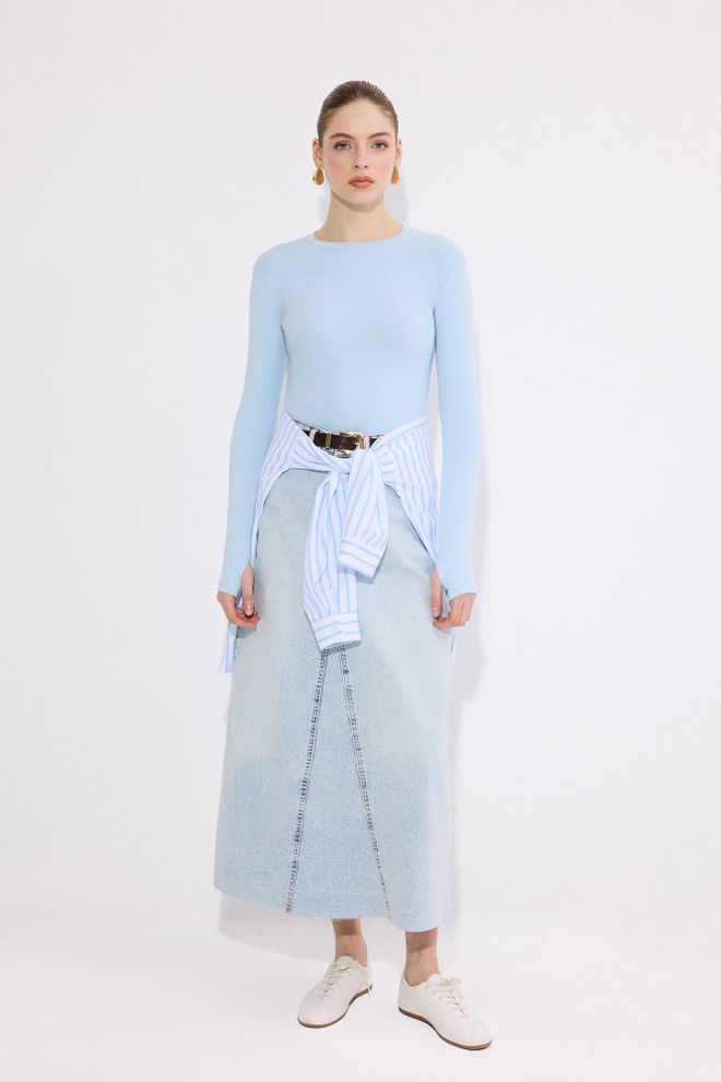 Touche Prive Blue Fitted Blouse With Extra Long Sleeves Wholesale Clothing Elegant