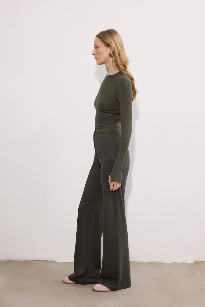 Touche Prive Green Blouse With Slim Fit And Extra Long Sleeves Wholesale Clothing Lounge