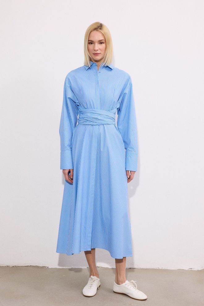 Touche Prive Niebieska Pasiasta Midi Sukienka Koszulowa Z Karbowanym Dekoltem Hurtowa sprzedaż odzieży Casual