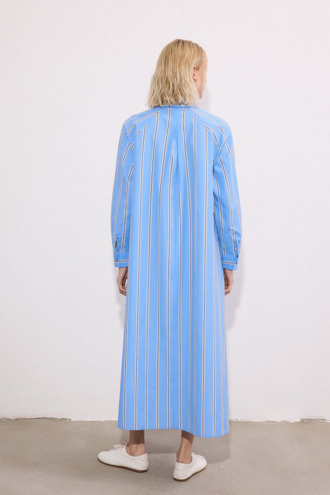 Touche Prive Robe Chemise Bleue Décontractée Rayée Avec Encolure Échancrée Midi Vêtements en gros Modeste