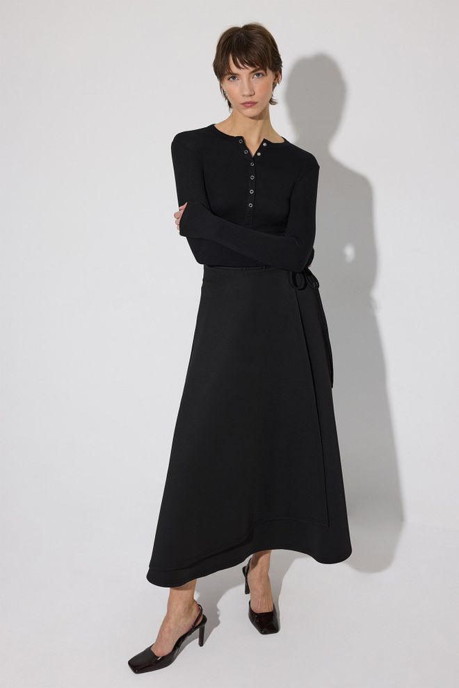 Touche Prive Črna Elegantna Bluza Z Dedekovim Vratom Oblačila na debelo Skromno