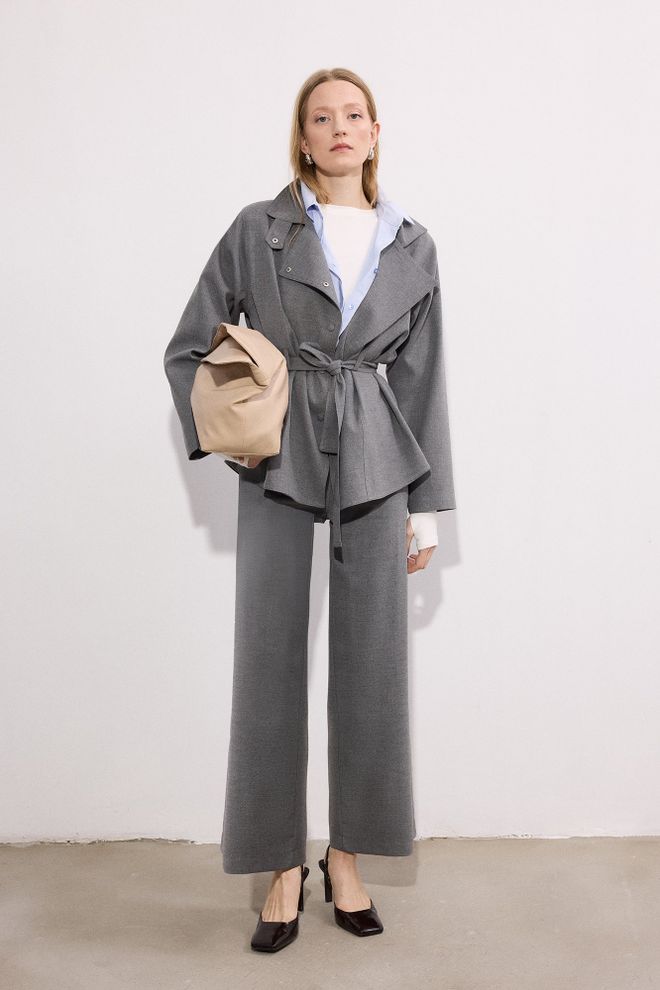 Touche Prive Pilkas Elegantiškas Formalus Kostiumas Su Plačiomis Palazzo Kelnėmis Didmeninė prekyba drabužiais Išleistuvės