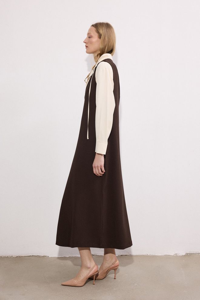 Touche Prive Rjava Elegantna Skromna Formalna Shift Obleka Oblačila na debelo Skromno