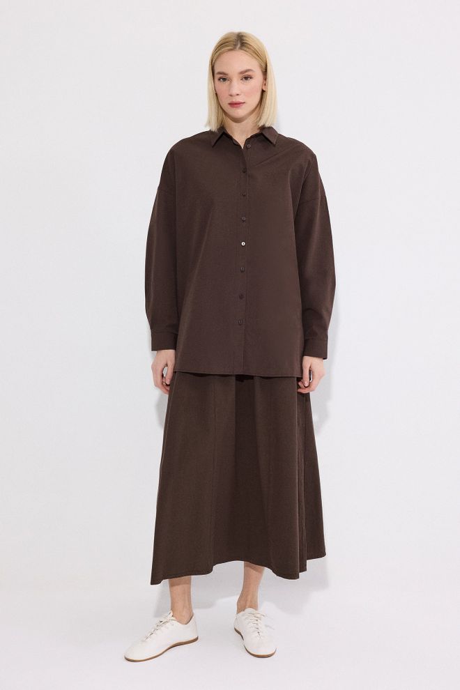 Touche Prive Ruda Ilgomis Rankovėmis Marškiniai Su Polo Apykakle Didmeninė prekyba drabužiais Apykaklė su įkirpimu